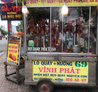 Chị Thùy – Chủ Thương Hiệu Heo Quay Vĩnh Ký: Tâm Huyết Mang Đến Hương Vị Truyền Thống Tại Khu Vực Tân Phú